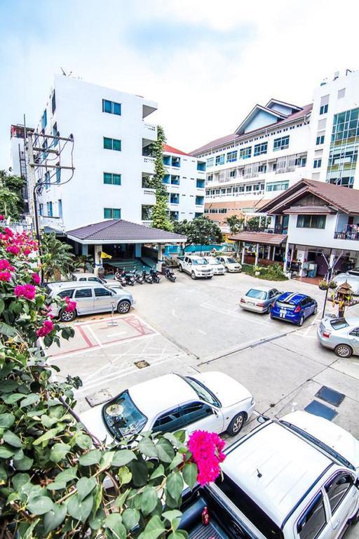 Hotel Sutus Court 3 Pattaya Exterior foto