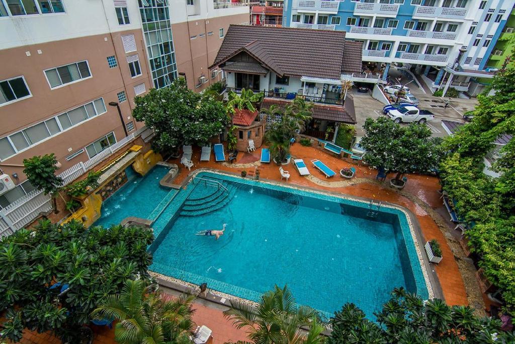 Hotel Sutus Court 3 Pattaya Exterior foto